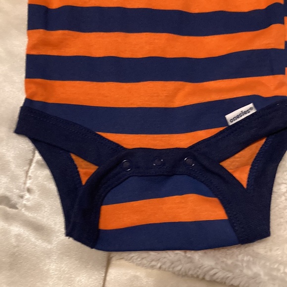 Gerber’s Short sleeve 6-9 navy and orange onesie - Picture 7 of 12